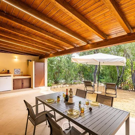 Будинок відпочинку Casa Adele - Steps To Cala Sinzias Віллазімьюс