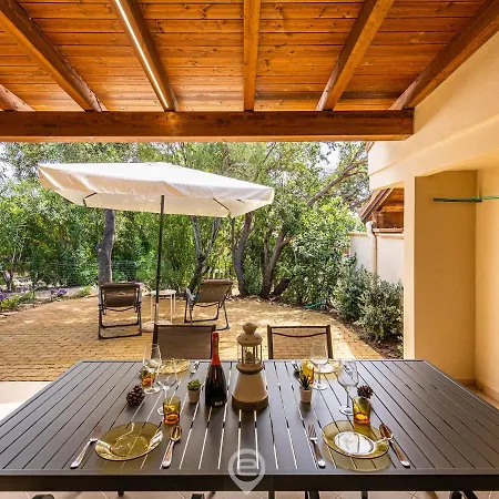 Будинок відпочинку Casa Adele - Steps To Cala Sinzias Віллазімьюс