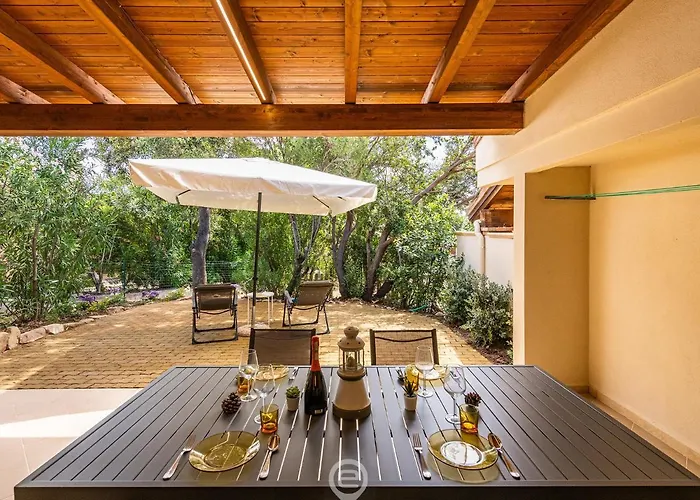 Будинок відпочинку Casa Adele - Steps To Cala Sinzias Віллазімьюс