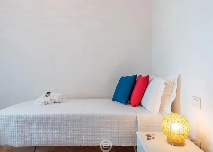 Casa Adele - Steps To Cala Sinzias Будинок відпочинку